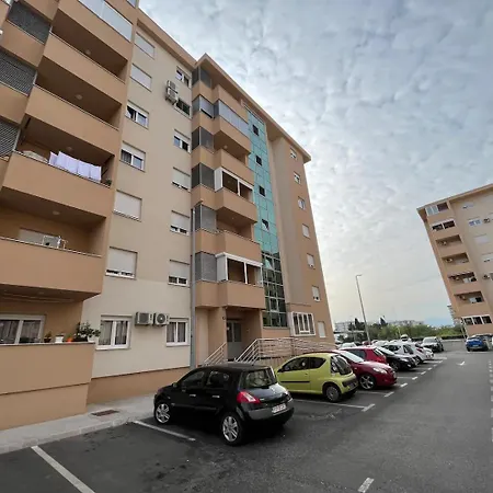 Apartment 34